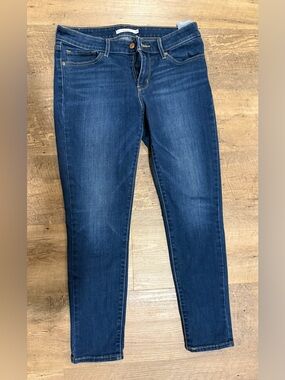 Levis style 711 skinny jeans